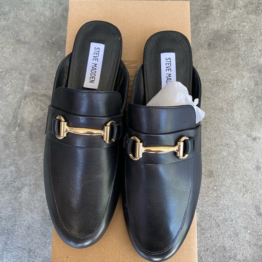 Steve Madden Leather Flats